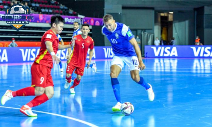 Bóng đá trong nhà kéo dài 40 phút 2 hiệp