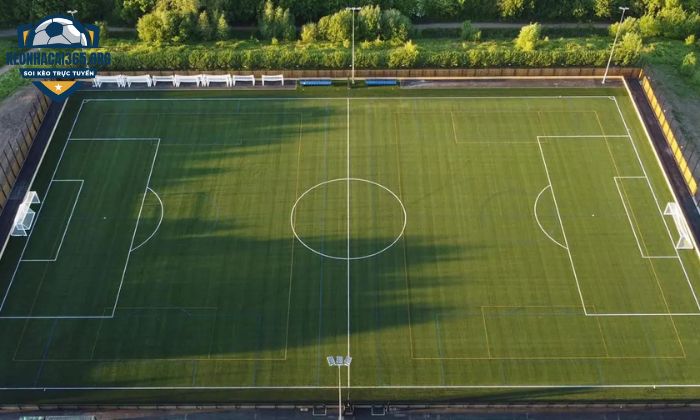 Theo luật VFF, sân 7 kéo dài khoảng 50 phút dành cho thiếu niên